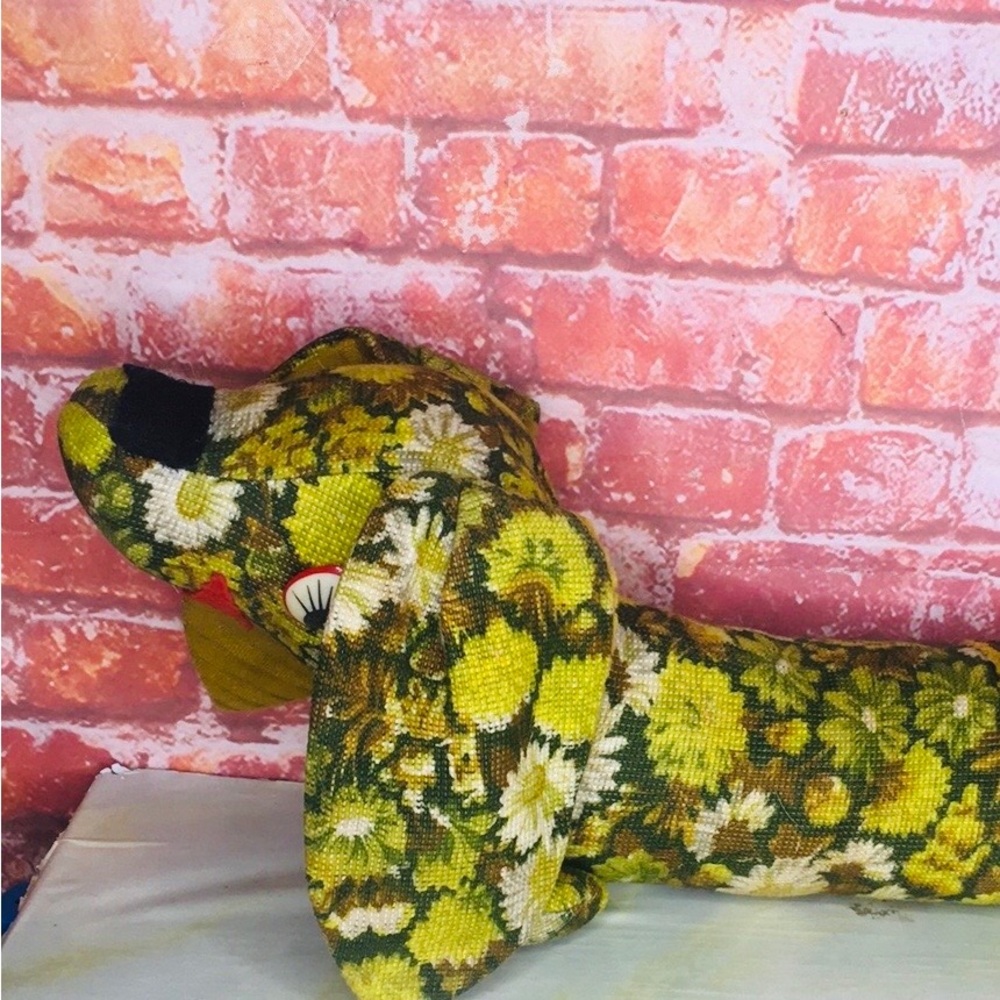 Vintage 70s Green Daisy Print Dachshund stopper Tapestry Draft Blocker